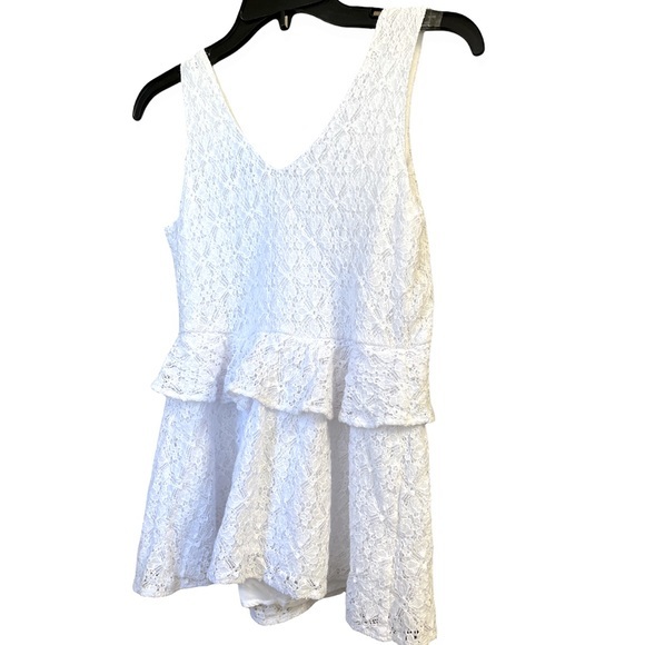 A Pea in The Pod XS Ruffle Trim White Lace Design Sleeveless Top NWOT - Picture 3 of 6